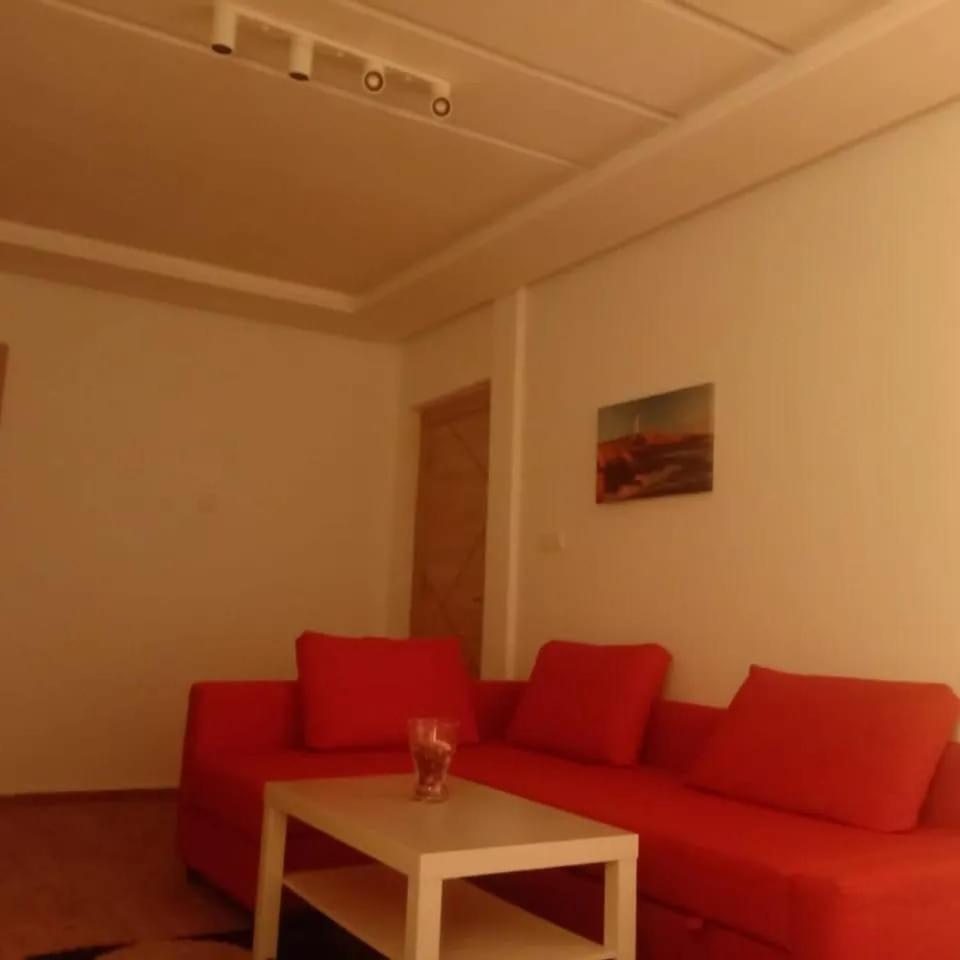 With Restaurant & Parking * Taza