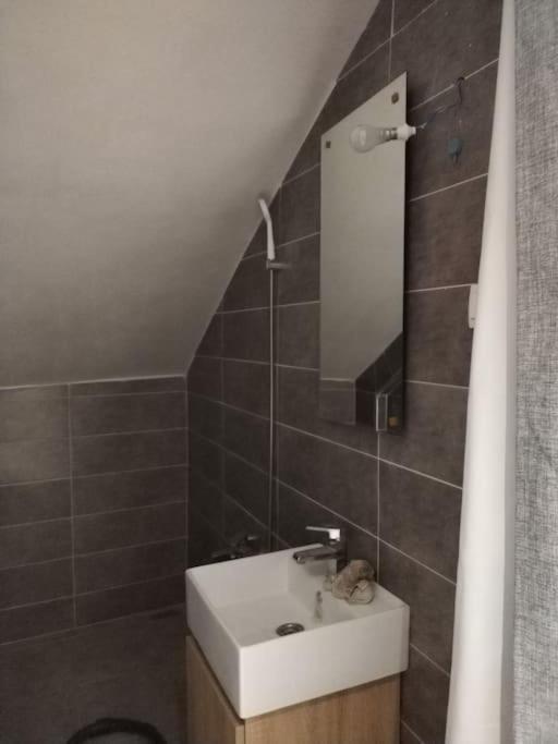 Appartement With Restaurant & Parking