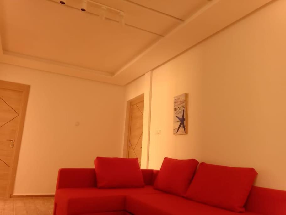 Appartement With Restaurant & Parking *